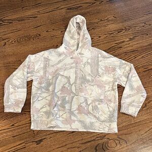 Hollister Women’s Oversized Hoodie-White & Pink Camo-Size: L